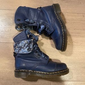 Dr. Martens Aimilie Navy boots